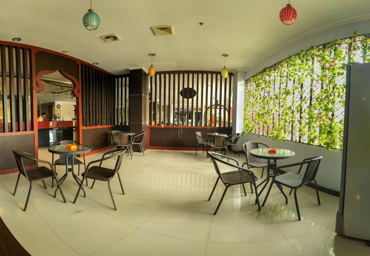 Grand Madani Hotel Mataram Exterior foto